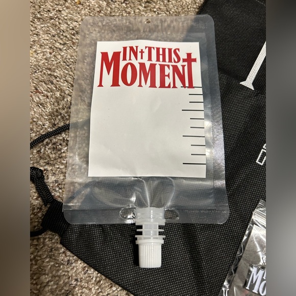In This Moment VIP 2023Meet & Greet Lanyard Pin Blood Bag Jump Drive Charger Bag - Picture 6 of 7